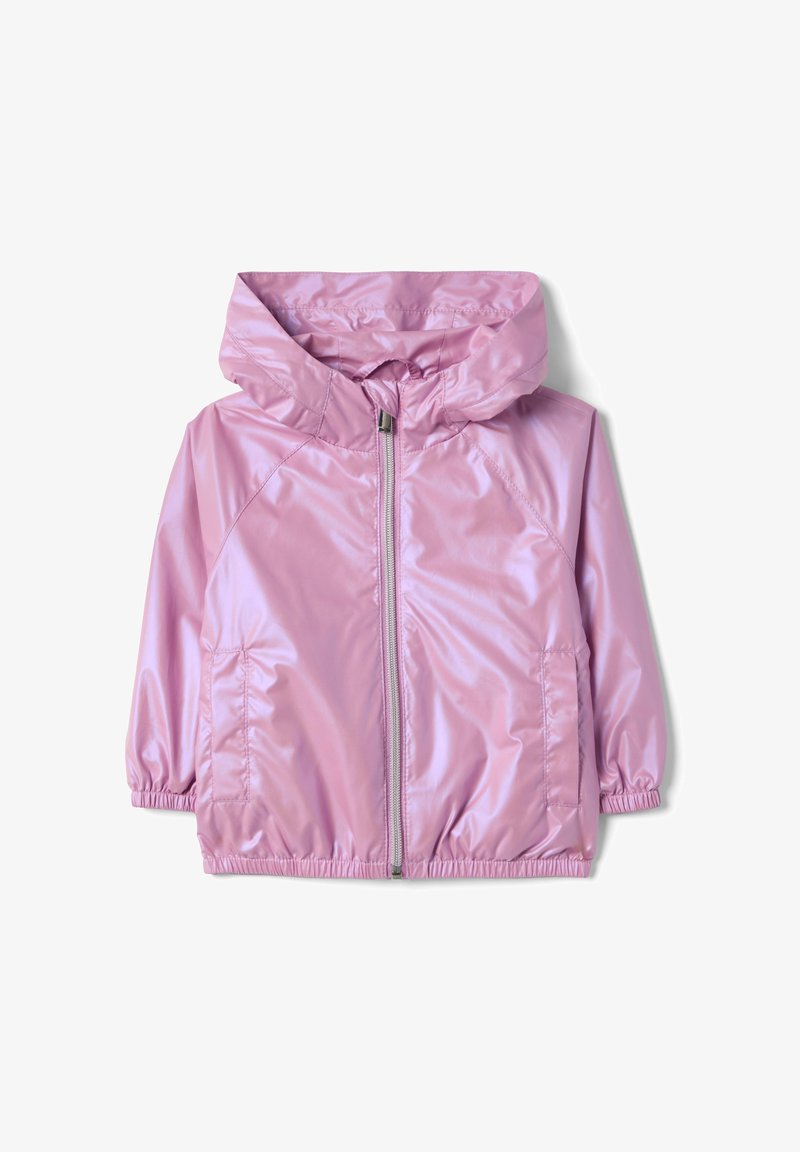 K-Way per bambini color lilla chiaro con cappuccio, cerniera frontale, due tasche laterali e polsini ed orlo elastici, isolato su sfondo bianco.