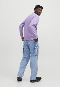 Jack & Jones JJESTAR CREW NECK - Felpa - purple/rose