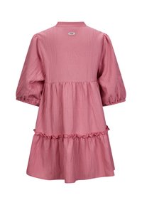 Rosa, knielanges Kleid mit puffämbigen Ärmeln, strukturiertem Stoff, Rüschensaum und einem Kragen. Mit einem Logoetikett auf dem Rücken.