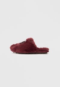 Δεν επιλέχθηκε, oxblood
