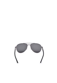 Lunettes de soleil aviateur noires avec verres foncés et monture métallique fine, vues de face sur fond blanc.