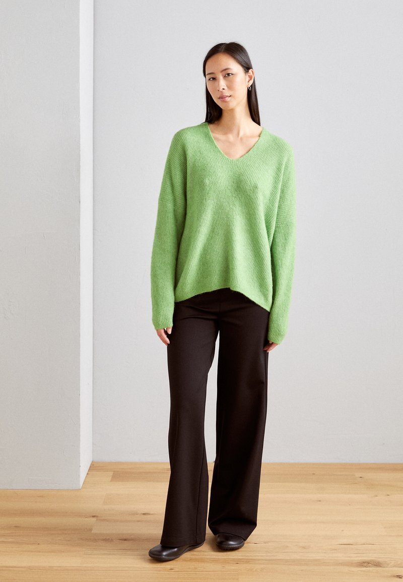 Mos Mosh THORA V-NECK - Strickpullover - forest green/dunkelgrün 