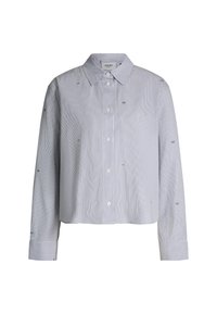 Gestreiftes Button-Up-Hemd in Hellblau und Weiß, mit langen Ärmeln, klassischem Kragen und minimalistischer Stickerei auf dem Stoff.