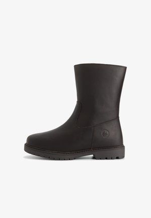 Donkerbruine leren mid-calf laars met stevige zool, ronde neus en subtiele reliëflogo nabij de hiel, weergegeven in zijprofiel op een witte achtergrond.