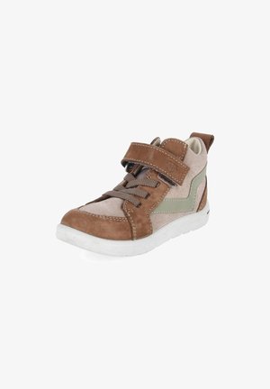 Dziecięce wysokie sneakersy z brązowego zamszu i beżowej tkaniny, zielonym paskiem po boku, rzepem, sznurowadłami oraz białą gumową podeszwą.