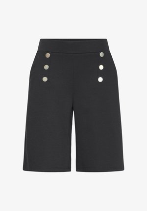 Fekete térdig érő nadrág széles derékpánttal és három függőleges ezüst gombbal mindkét elülső oldalon.