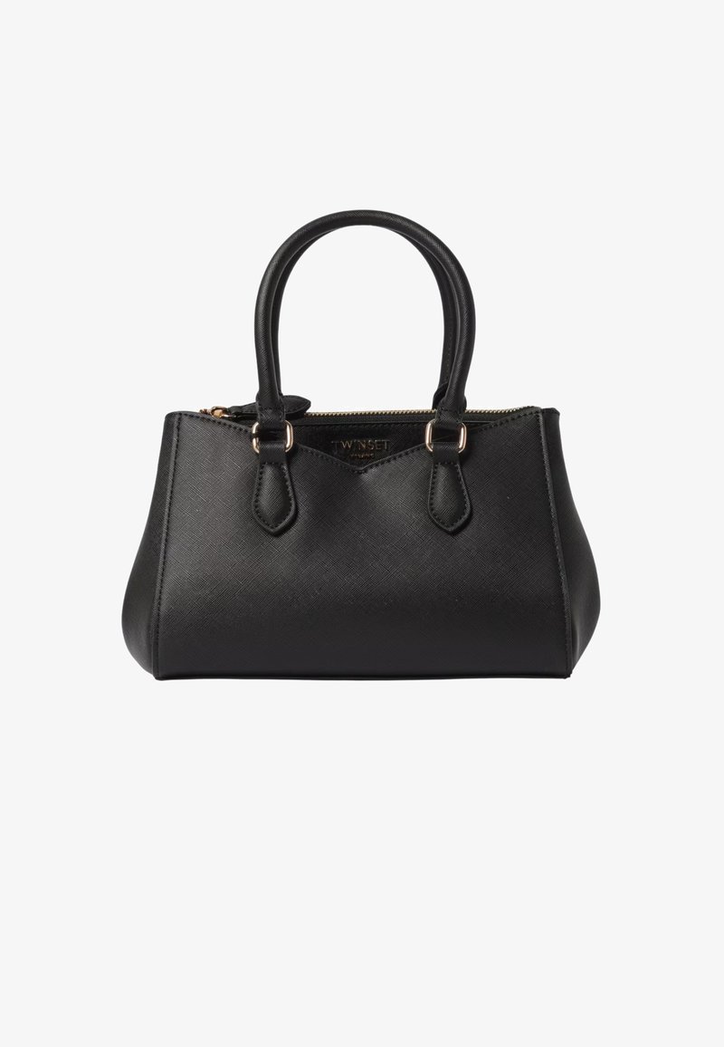 Borsa sintetica nera con design strutturato, superficie testurizzata, doppi manici superiori e chiusura con zip. Dettagli in metallo color oro.