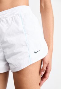 Nike Sportswear Calções - white