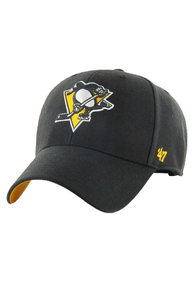 Casquette de baseball noire avec un logo des Penguins jaune à l'avant, dotée d'une sangle réglable et d'un dessous de visière jaune contrastant.