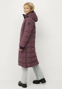 Áhkká LONG PADDED  - Vinterfrakke - braunlila