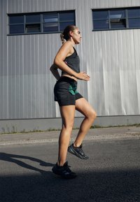 adidas Performance BRLN 2IN1 SPORTS - Αθλητικό σορτς - black/vivid green