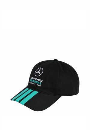 Czarna czapka zespołu Mercedes AMG Petronas Formula 1 z zielonkawymi paskami na daszku i haftowanymi logo na przednim panelu.