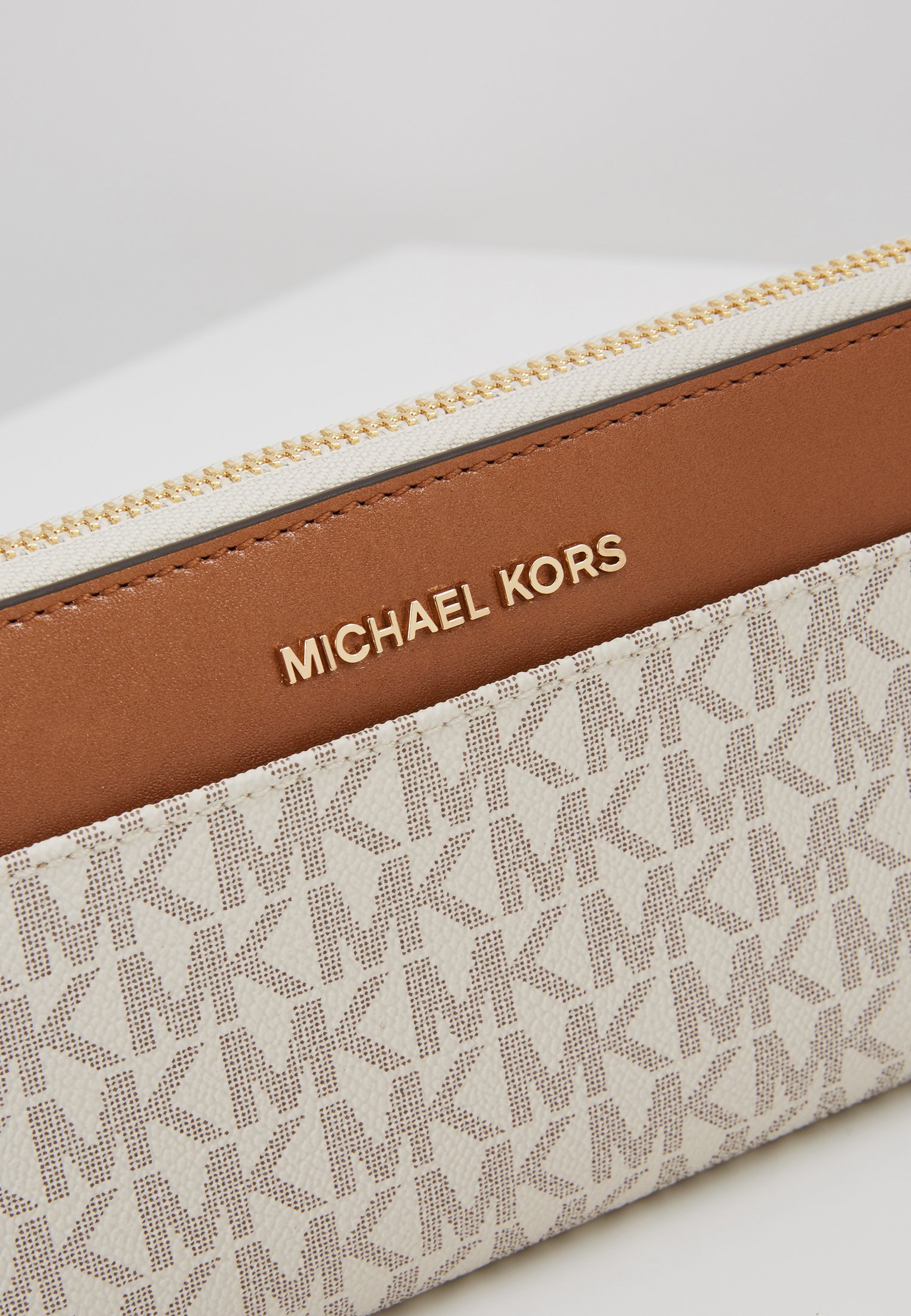 mk pocket wallet