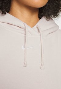 Nike Sportswear Sweatshirt com capuz - pearl white/white