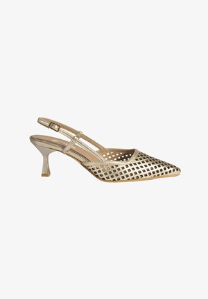 Gouden mesh slingback schoen met een spitse neus, slanke hak en uitsnijdingen. Voorzien van een veilige enkelband en een gestructureerde afwerking.