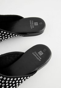 Next FOREVER COMFORT HEALSEAL  REGULAR FIT - Slip-on sandaler - black