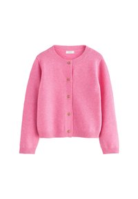 Rosa Strickjacke aus weichem Stoff, mit rundem Ausschnitt, langen Ärmeln und vorderer Knopfleiste mit goldfarbenen Knöpfen.