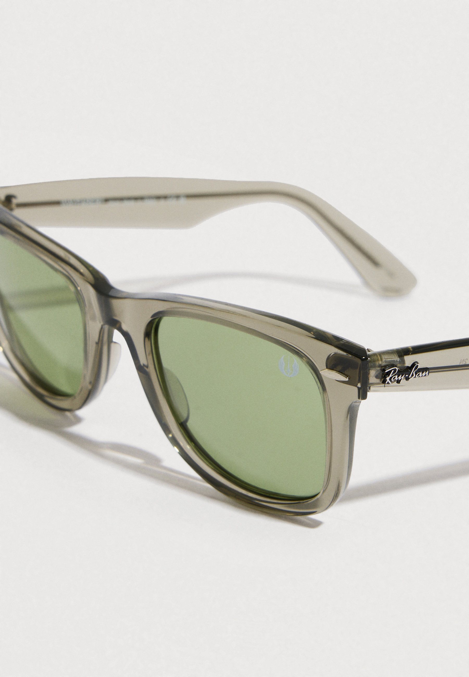 小物 Rayban  wayfarer GREEN Ray-Ban WAYFARER UNISEX - Sunglasses - transparent green/green