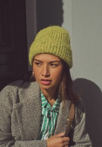 Next REGULAR FIT - Kapa - citrus green