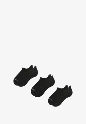 Chaussettes de cheville noires en tissu doux, avec un design bas et une texture lisse. Trois paires présentées avec un branding minimal.