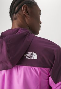 The North Face HIGHER RUN WIND JACKET - Sportska jakna - violet crocus/black currant purple