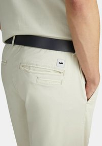 GAS BERMUDA - Shorts - avorio