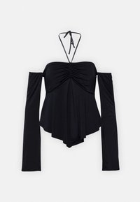 Zwarte off-shoulder top met lange mouwen, featuring geplooide stof bij de buste en een halternekstrik. Zachte textuur en vloeiend ontwerp.
