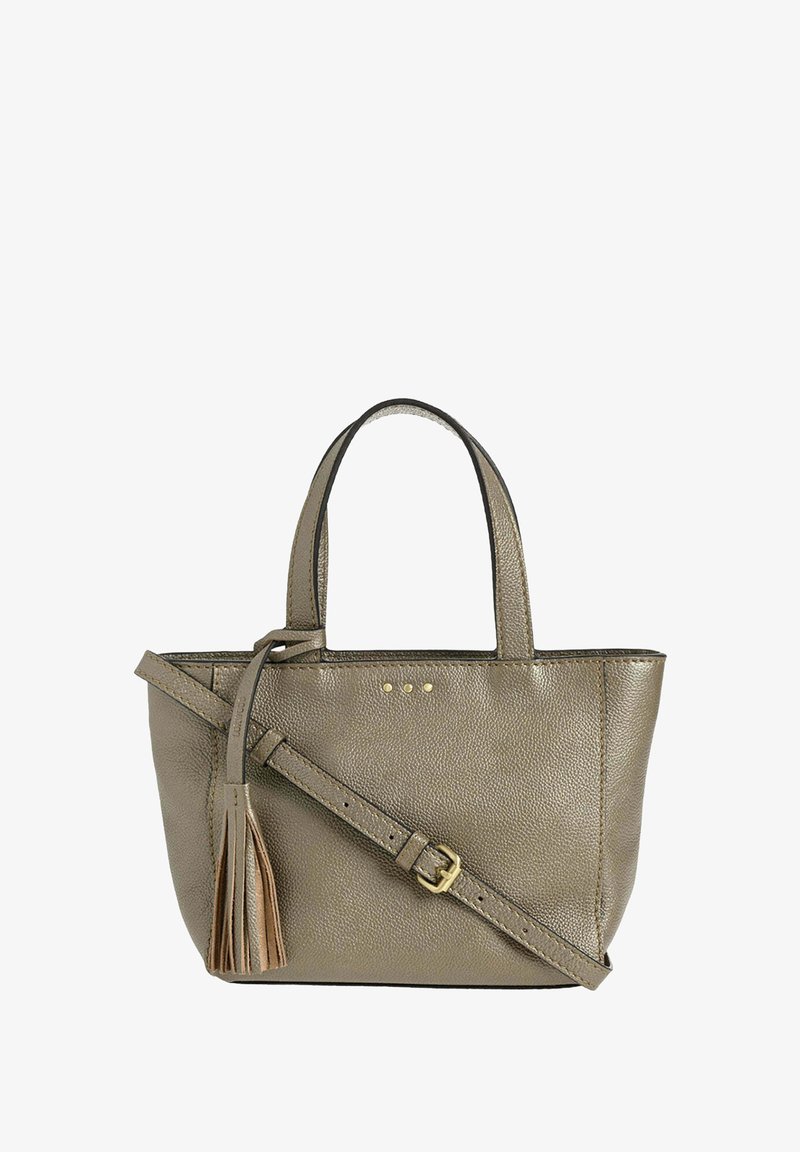 Sac fourre-tout en cuir dans un olive atténué avec deux poignées, une sangle amovible et un accent en tassel. Possède une surface texturée et des accessoires en métal doré.