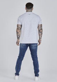 Thumbnail Image 5