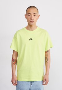 Nike Sportswear - CLUB TEE - Basic T-shirt - lemon twist Thumbnail Image 1