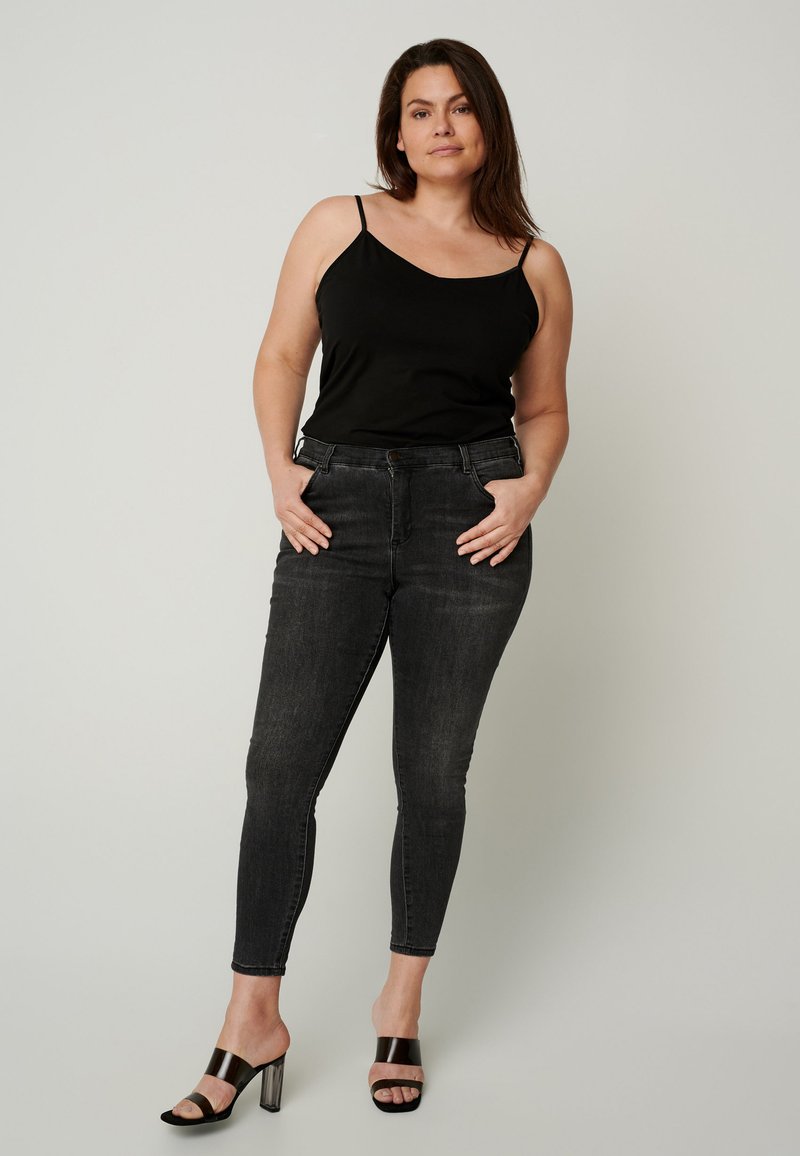 Damen T-Shirts | Zizzi Top black/schwarz - NO02993 Damen T-Shirts | Zizzi Top black/schwarz - NO02993