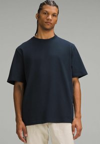 HEAVYWEIGHT COTTON - Lihtne T-särk - true navy