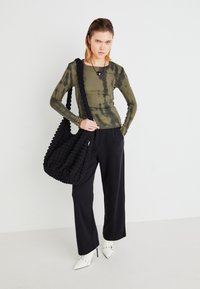 GAP PANT - Tepláky - true black