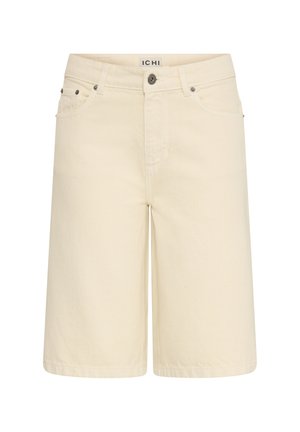 Kremasto obarvane kavbojke kratke hlače do kolen z žepki spredaj, zankami za pas in zapiranjem na gumb, z znamko "ICHI" vidno na notranji strani pasu.
