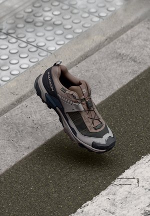 X ULTRA 5 GTX - Fjellsko - iron/dark navy/gull