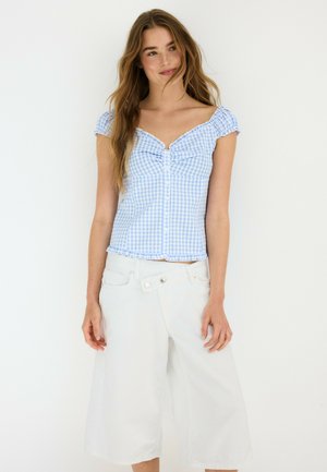 Stradivarius, HEART NECKLINE TOP WITH BUTTONS - Blouse - light blue