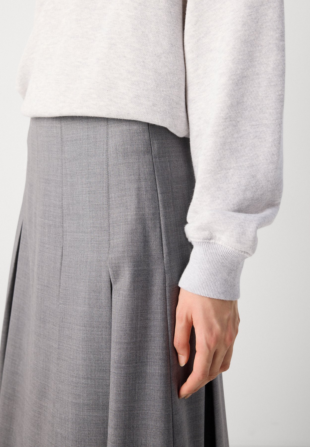 MIDI PLEATED SKIRT