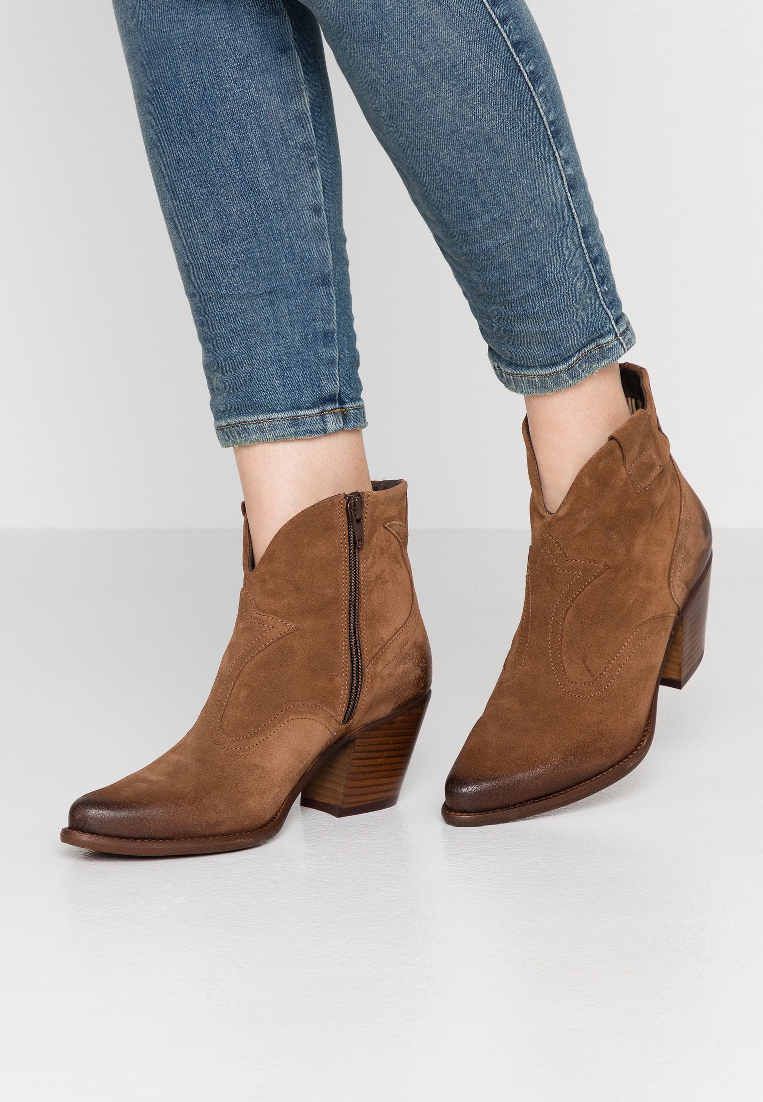 zalando cut out boots