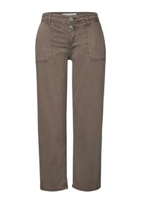 Pantalones rectos marrones con una textura suave, dos bolsillos frontales y una abertura con botones que cuenta con dos botones. Detalles de costura mínima.