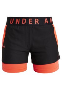 Svarta shorts med en orange accent, tillverkade av ett stretchigt material. Inkluderar en bred midja med "UNDER ARMOUR" tryckt i orange.