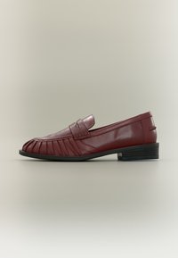 Δεν επιλέχθηκε, deep bordeaux
