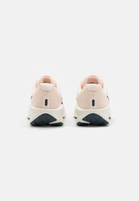 Nike Performance DOWNSHIFTER 13 - Katujuoksukengät - guava ice, armory,navy sail