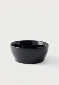 Ei valittu, hunter navy