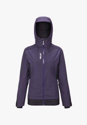 Veste imperméable violette avec un col haut, une capuche ajustable et des accents noirs. Elle comporte une fermeture éclair frontale, des poches latérales et des poignets élastiques.
