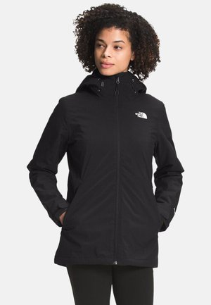 Czarna wodoodporna kurtka z zamkiem z przodu, regulowanym kapturem i bocznymi kieszeniami. Na górnej lewej części znajduje się białe logo The North Face.