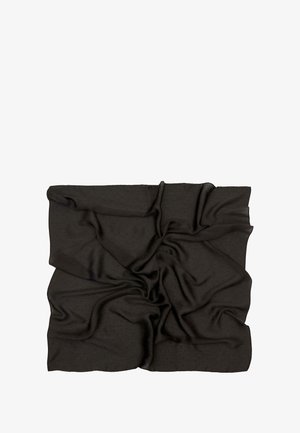Tissu noir drapé en plis, présentant un motif texturé subtil avec de petits points. Matériau doux, léger et lisse.