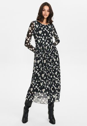 NUFREJA - Denn aty - bright white