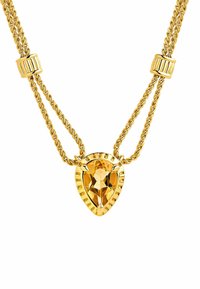 Collar de oro con una gran gema amarilla en forma de pera en el centro, flanqueada por cadenas de oro trenzadas y acentos acanalados.