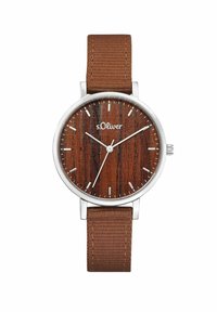 Braune Holzuhr mit silbernem Gehäuse, ausgestattet mit weißen Stundenmarkierungen und Zeigern, kombiniert mit einem strukturierten braunen Stoffarmband.