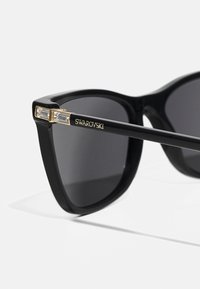 Swarovski Päikeseprillid - black